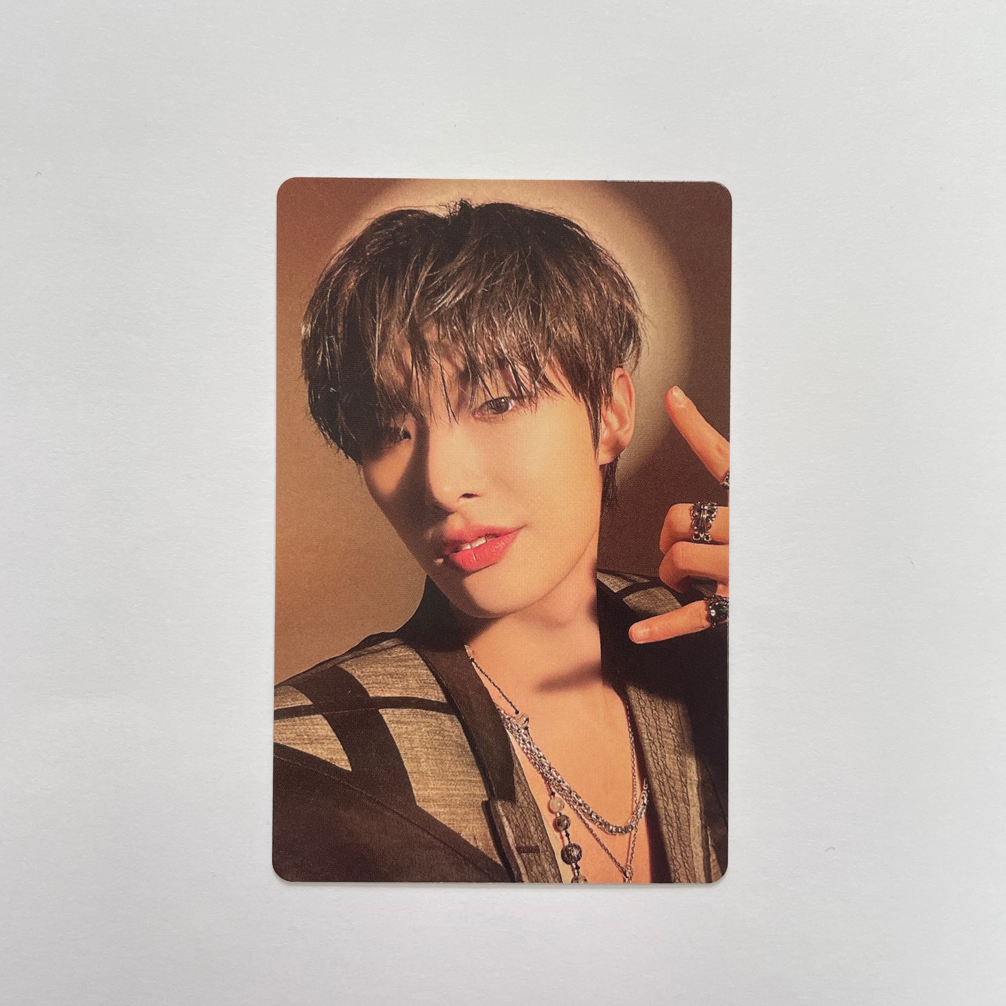 ATEEZ ミンギ MINGI 直質サイン入り ポラロイド チェキ ATEEZの直筆サイン入りチェキを計8名様にプレゼント！ | Numero TOKYO