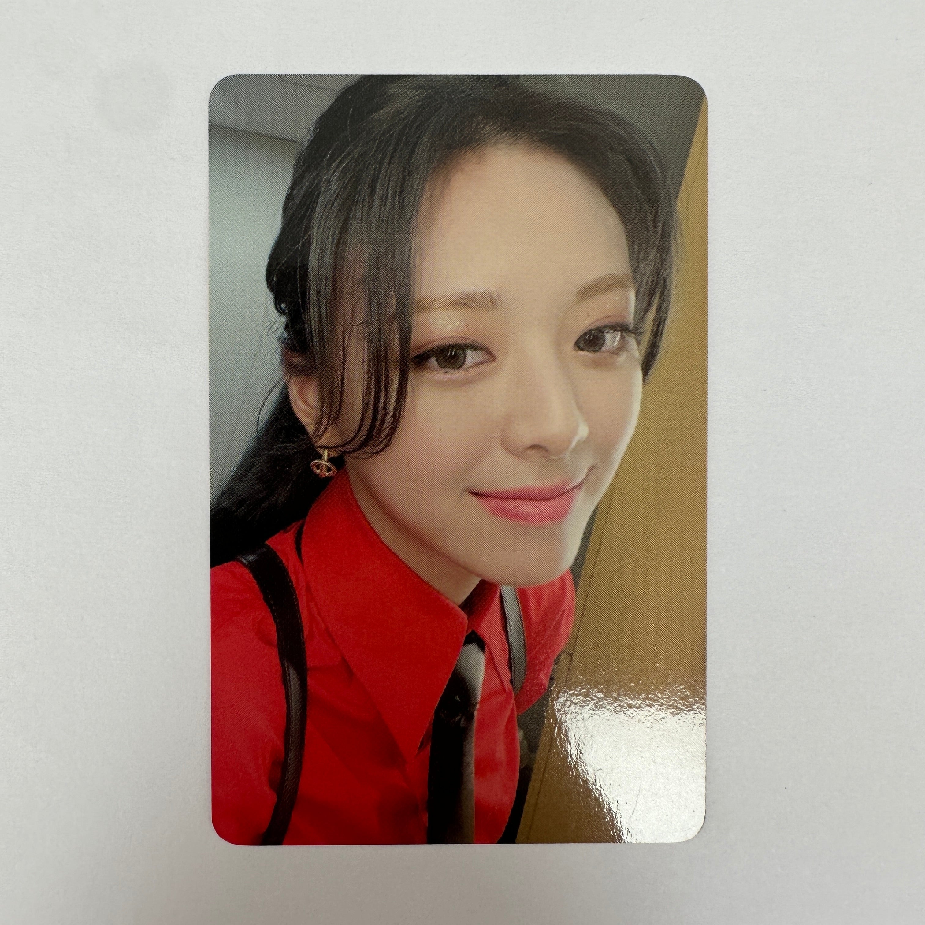 ファッションなデザイン ITZY RESTOCK) Photocard Who Guess Yuna Guess Yuna Who タレントカード